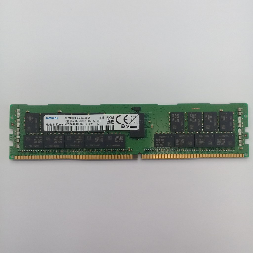 رم سرور 2666 مگاهرتز CL19 DDR4 سامسونگ مدل M393A4K40CB2-CTD ظرفیت 32 گیگابایت رم سرور 2666 مگاهرتز CL19 DDR4 سامسونگ مدل M393A4K40CB2-CTD ظرفیت 32 گیگابایت